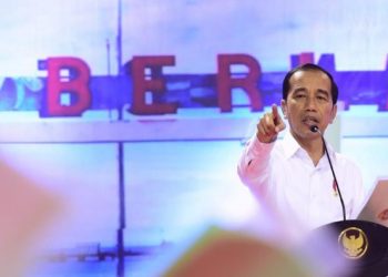 Jokowi Bagi 584.407 Sertifikat Tanah Warga di 26 Provinsi Serentak