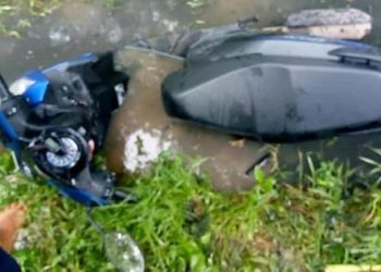 Kurir Kecebur Got Hingga Paket Basah, Reaksi Pelanggan Banjir Pujian