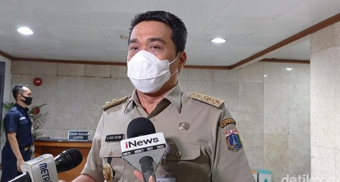 Penolak Vaksin COVID Tak Dapat Bansos, Ariza: Kalau di DKI Denda Rp 5 Juta