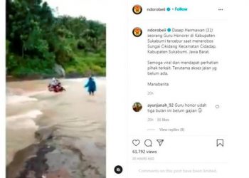 Kendarai Motor Bebek, Guru Honorer Terjang Sungai Beraliran Deras