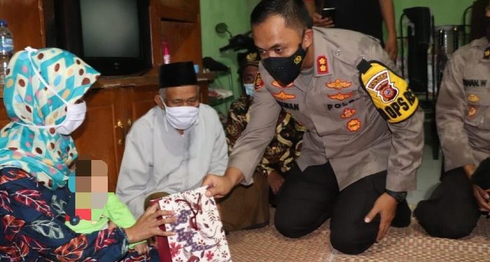 Dapat Bantuan dari Jokowi, Istri Terduga Teroris di Sukabumi Terharu
