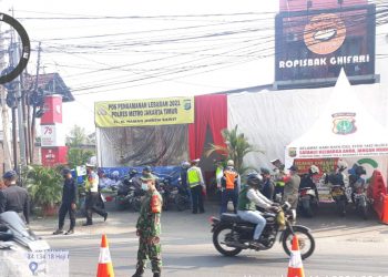 Pos Pantau Arus Balik Giat PPKM Mikro oleh Koramil 08/Duren Sawit