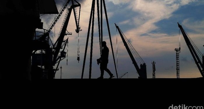 Jokowi Target Ekonomi Kuartal II 7%, Ekonom: Kita Nggak Berani