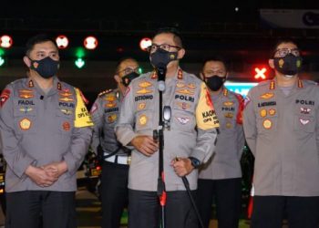 Kakorlantas Polri Pantau Pos Penyekatan Mudik di KM 31 Cikarang Barat Bekasi