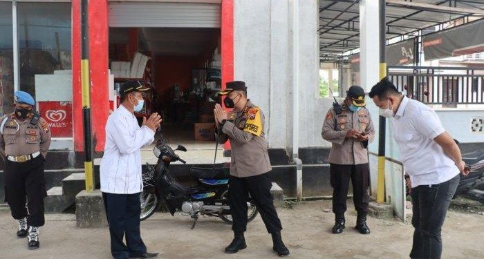 Patroli di Pasar, TNI-Polri Ingatkan Masyarakat Gresik Tetap Patuhi Protokol Kesehatan