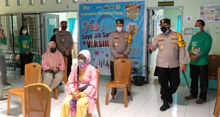Kapolda Jambi Lakukan Peninjauan ke Sejumlah Lokasi Vaksinasi Massal