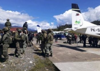 Pasca Baku Tembak di Bandara Aminggaru, TNI-Polri Evakuasi 2 Jenazah Warga Sipil