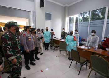 Panglima TNI dan Kapolri Ajak Civitas Akademik hingga Ormas Bantu Percepat Vaksinasi