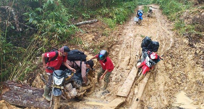 Polsek Siding Lakukan Pengawasan Vaksinasi di Desa Tawang