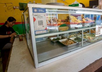 TNI-Polri Awasi Aturan Makan 20 Menit, DPR Ingatkan agar Tidak Sampai Terjadi Gesekan