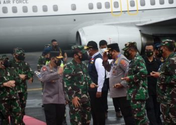 Kunker ke Kalsel, Panglima TNI dan Kapolri Berikan Arahan Penanganan Covid-19