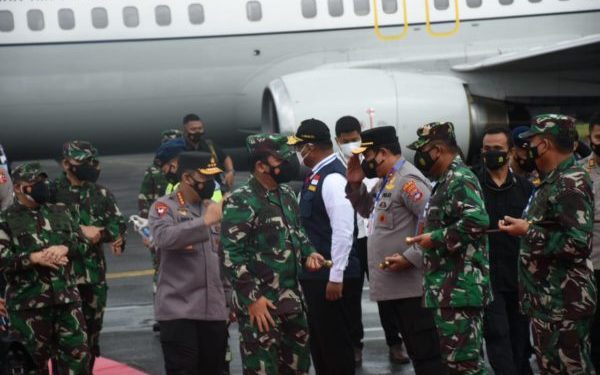 Kunker ke Kalsel, Panglima TNI dan Kapolri Berikan Arahan Penanganan Covid-19