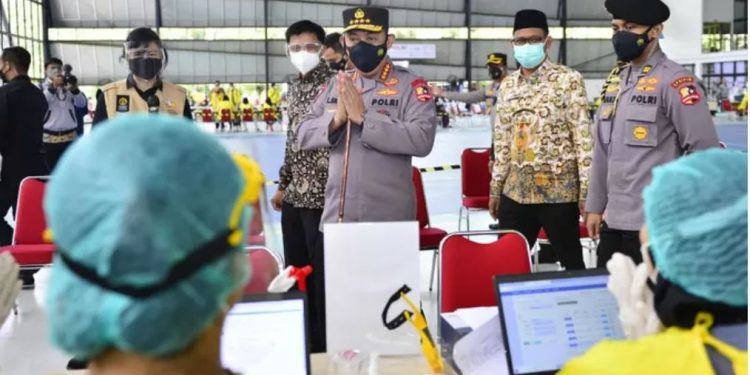 Tinjau SVMI di UI, Kapolri: Hilangkan Perbedaan Bersatu Lawan Covid-19