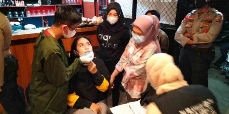 Operasi Yustisi Gabungan Penerapan PPKM Level 4 di Kota Luwuk