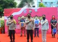 Kunjungan Kakorlantas Polri di Gerai Polresta Manado Diwarnai Pembagian Bansos
