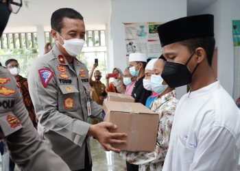 Korlantas Polri kirim bantuan sembako ke ponpes dan panti asuhan