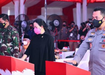 Tinjau Vaksinasi di Banten, Kapolri Minta TNI-Polri Terus Bantu Tanggulangi Covid-19