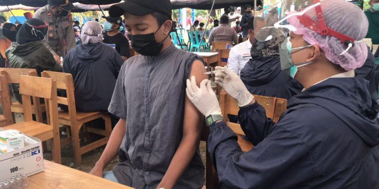 Vaksinasi Polri Serentak, Polres Banjarbaru Gelar di Pondok Pesantren dan Tempat Ibadah