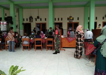 Berikan Rasa Aman, Babinsa Desa Tunggulsari Dampingi Vaksinasi di Ponpes Lubabul Fattah