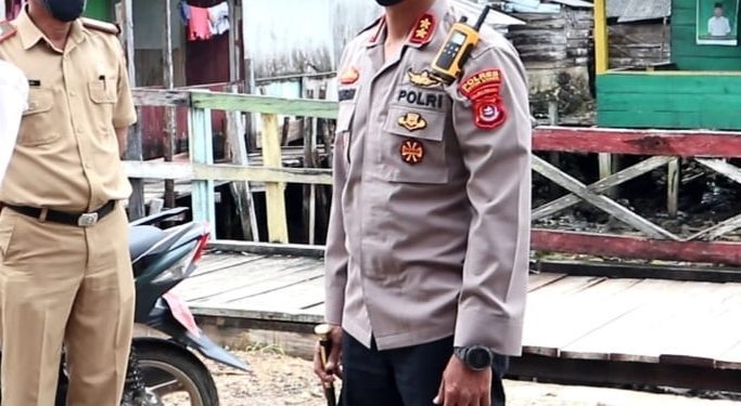 Kapolres Buton Utara Pantau Lokasi Pelaksanaan Vaksin di Pesisir.