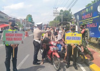 Polres OKU Selatan Bersama Satgas Covid-19 Tingkatkan Ops Yustisi dan Bagikan Masker