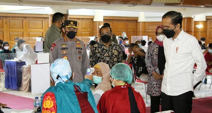 Sinergi dengan BEM dan OKP, Polri Gelar Vaksinasi Merdeka Se-Indonesia