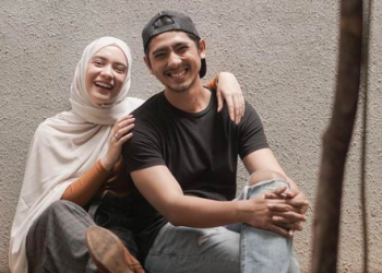 3 Berita Artis Terheboh: Istri Arya Saloka Disamakan Binatang, Billy Digerebek