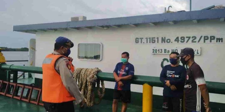 Ditpolairud Polda Kalteng Ingatkan ABK Kapal Tak Abaikan Prokes
