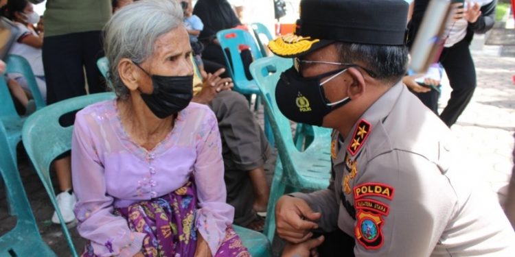 Kapolda Tinjau Vaksinasi Massal untuk Lansia Sampai Pelajar di Kota Pematangsiantar