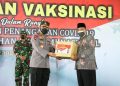 Kapolri Cek Vaksinasi Bareng PCNU Banyuwangi : Minta Target 70 Persen Vaksinasi Dikejar