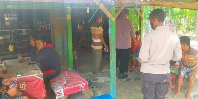 Patroli Prokes Polsek Jiken Bagikan Masker Gratis Untuk Warga