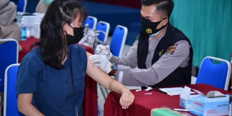 Percepatan Vaksinasi Covid-19, Polda Lampung Gelar Vaksinasi Gratis Bagi Masyarakat Umum