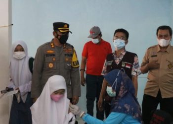 Target 16000 Vaksinasi Perhari, Polri Pantau Pelaksanaan Gerai Vaksinasi Merdeka Dimasa PPKM