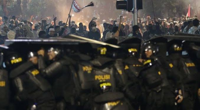 Bolehkah Anggota Polri Melakukan Kekerasan