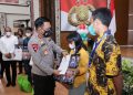 Polda Sumut Beri Beasiswa dan Dukungan Psikologis Terhadap Anak yang Terdampak Covid-19