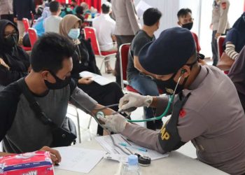 Sambut HUT Brimob ke-76, Brimob Kaltim Gelar Vaksinasi Massal 1000 Dosis Untuk Masyarakat