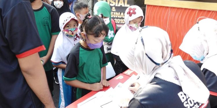 11 Tahun Mengabdi, Alumni Akpol 2010 Gelar Vaksinasi untuk Anak 6-11 Tahun dan Bagikan 1.000 Paket Bansos