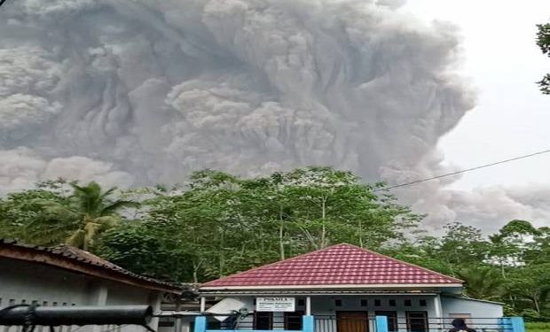 Netizen Pertanyakan Early Warning System Saat Semeru Meletus