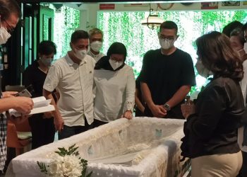 Ini Dia Suasana Duka di Rumah Nurul Arifin.