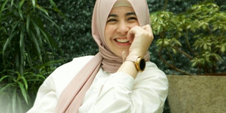 Setelah Heboh Pakai Celana Jeans dan Kaos Pendek, Risty Tagor Balik Jadi Artis, Alasannya Sangat Tak Terduga!