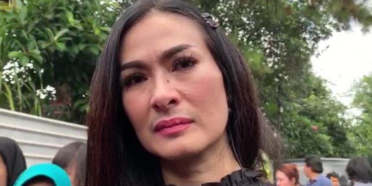 Iis Dahlia Sering Berkata Kasar? Deddy Corbuzier Sampai Kaget Lihat Perlakuan sang Pedangdut di Balik Kamera: Iis Itu Cuma Pencitraan