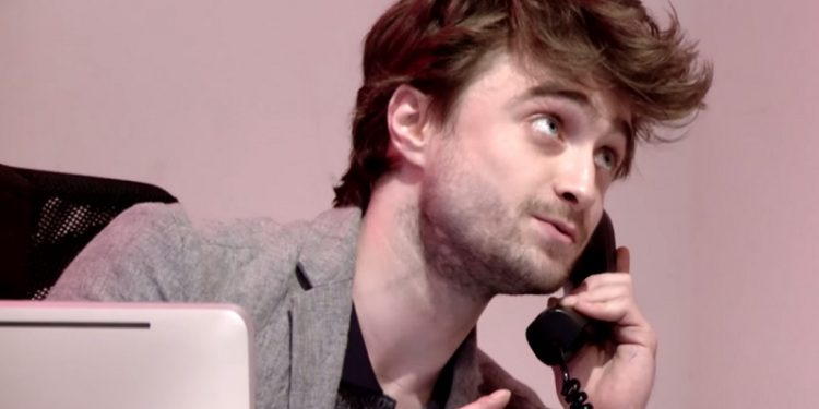 Pertahankan Eksistensi, Daniel Radcliffe Bakal Debut Sebagai Sutradara
