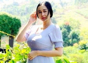 Netizen Soroti Kecantikan Gaya Aura Kasih Naik Scooter