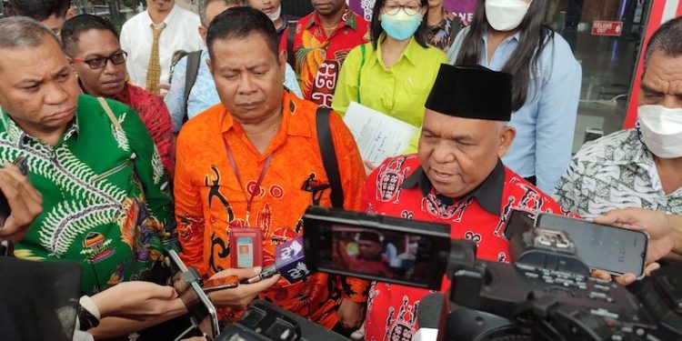 Pengacara Minta KPK Periksa Lukas Enembe di Lapangan Terbuka Sesuai Adat