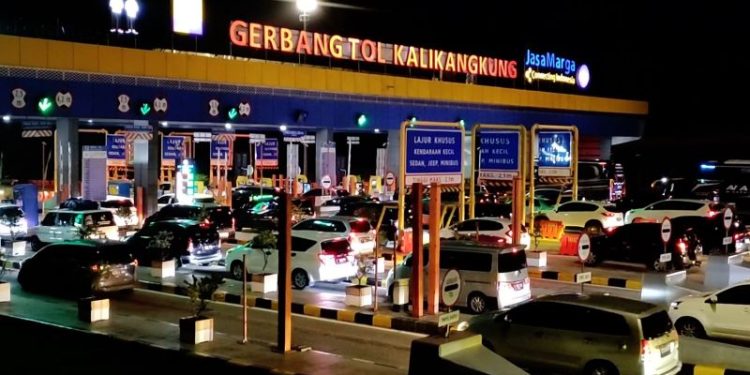 Puncak Arus Balik di Tol Kalikangkung