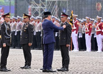 Jokowi Tegas Dorong Profesionalitas Polisi Hadapi Kejahatan Transnasional!