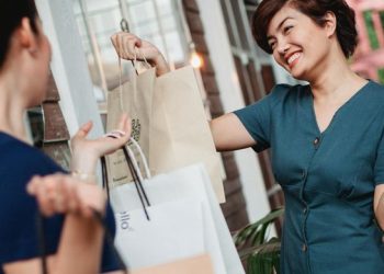 Fenomena ‘Doom Spending’: Ketika Stres Ekonomi Mendorong Generasi Milenial dan Gen Z Berbelanja Tanpa Kendali