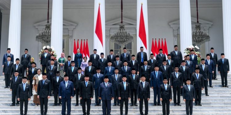 Prabowo Resmi Lantik Kepala Badan dan Staf Khusus Memperkuat Tim Pemerintahan #BerharapUntukIndonesia