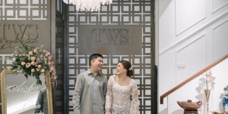 Podcaster Oza Rangkuti Resmi Lamar Aisha Lahtiba, Berikut Momen Bahagianya