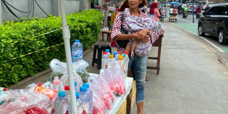 Jelang Ramadhan, Penjual Bunga TPU Karet Bivak Raup Untung Besar